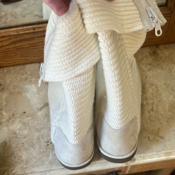 Ladies Size 9 NWOT cream knitted bootie - Picture 3 of 6